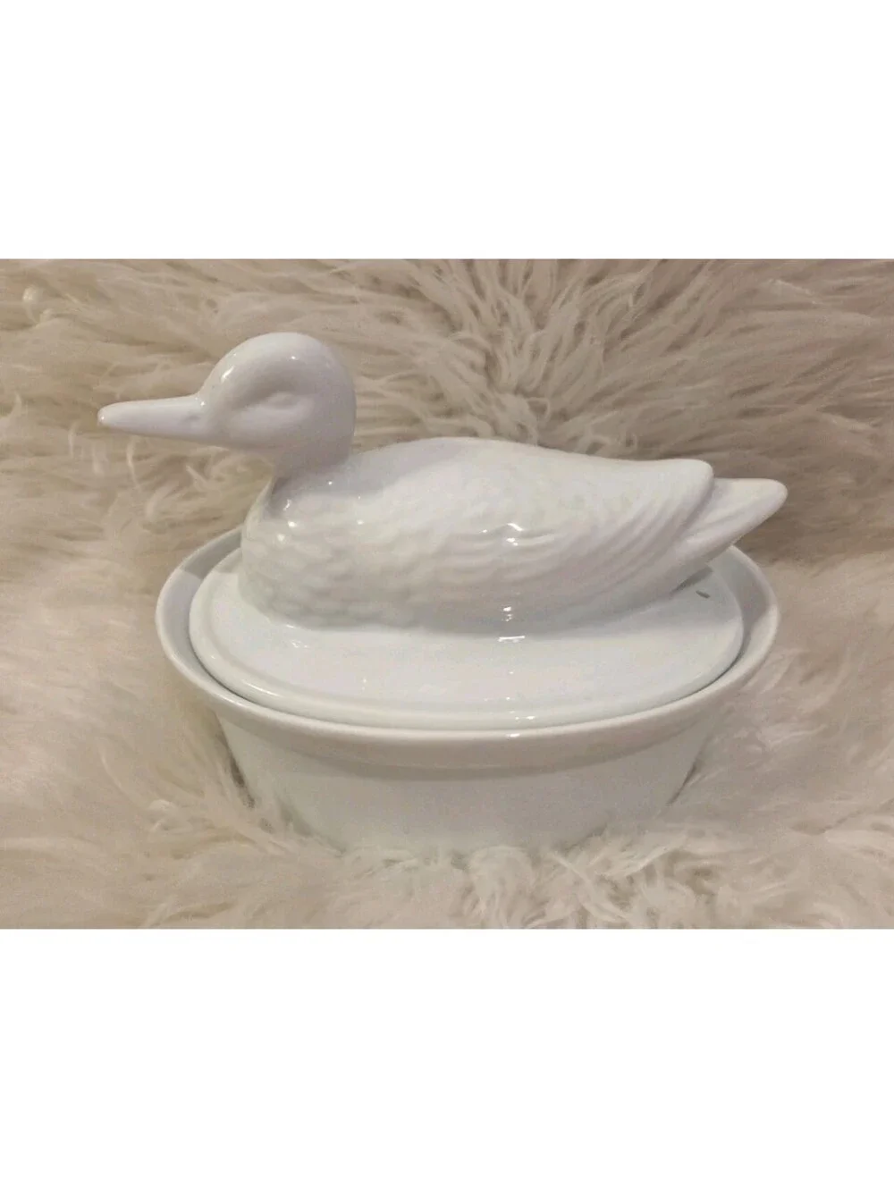 Bistro Blanc White Ceramic Duck Casserole Microwave And Dishwasher Safe